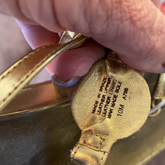 Tory Burch size 10M gold metallic sandals - Picture 5 of 5